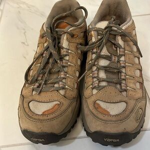 The North Face women’s hiking shoes size 7